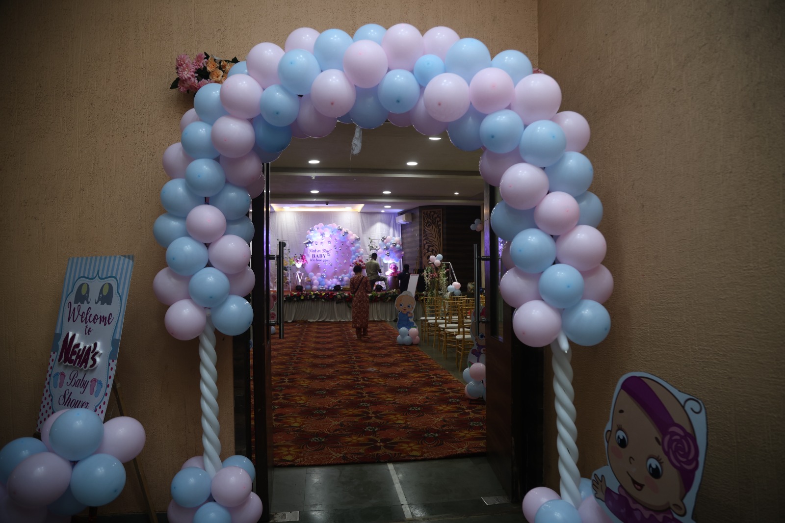 baby shower entrance decor